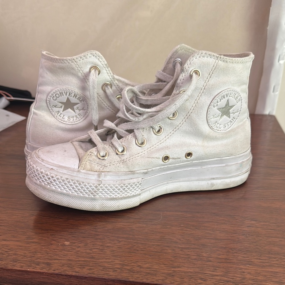 Converse All Star High-Tops in Cream